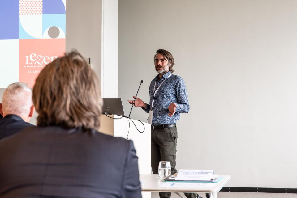 © Simon Bequoye en Iedereen Leest 