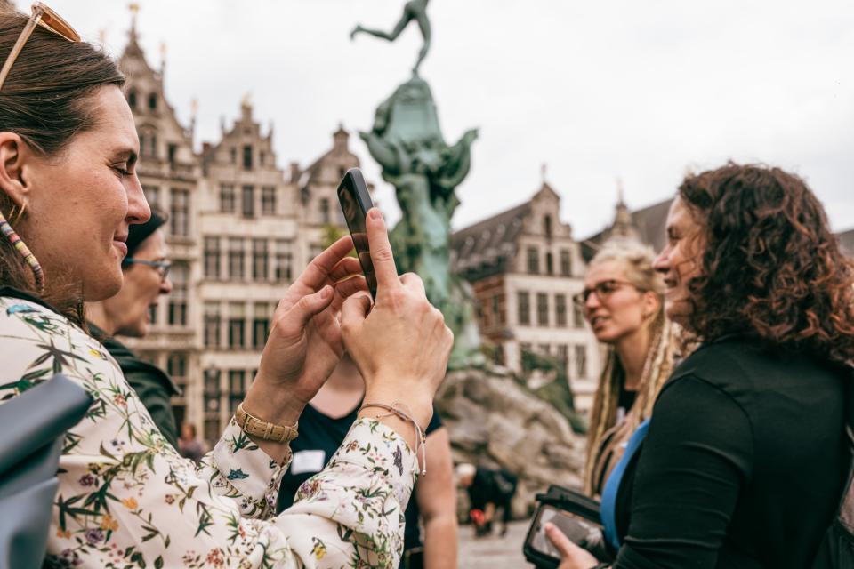 © Michiel Devijver en Iedereen Leest