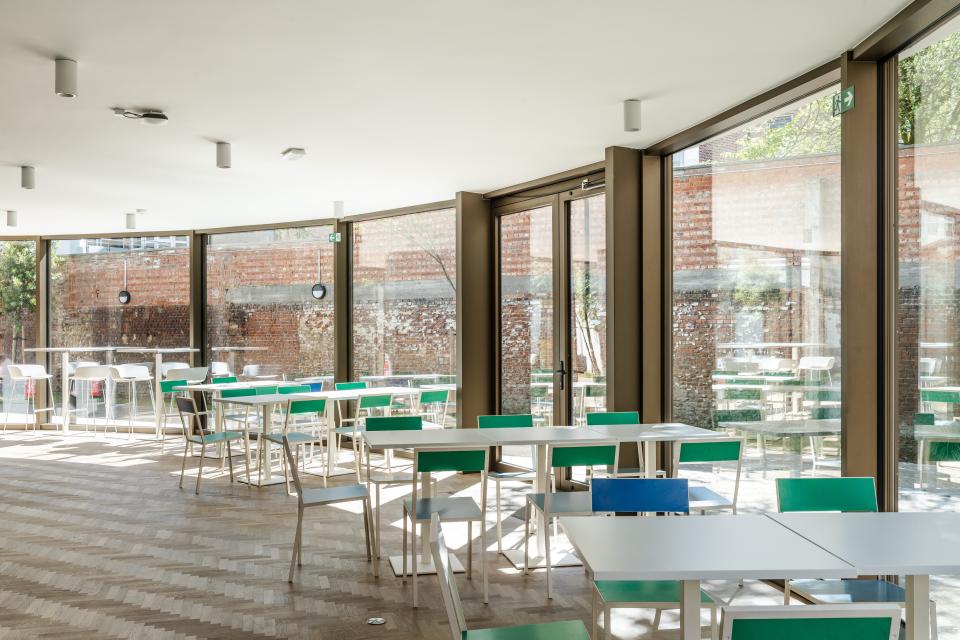 Beeld Hotel Dumont