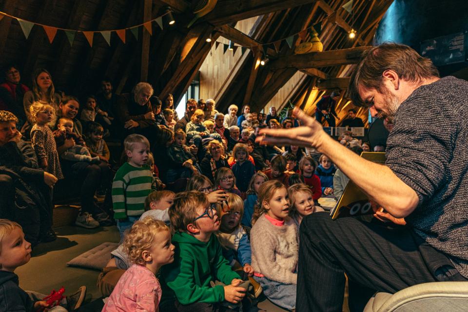 Bibliotheek Het Predikheren - © Michiel Devijver en Iedereen Leest